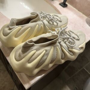 Yeezy 450 “cloud white”